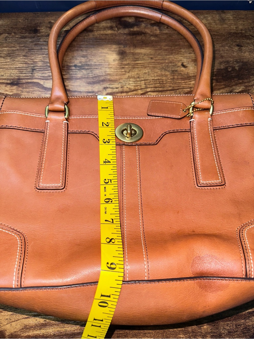 Coach Tiffany Turnlock Carryall 2007 - Picture 15 of 16